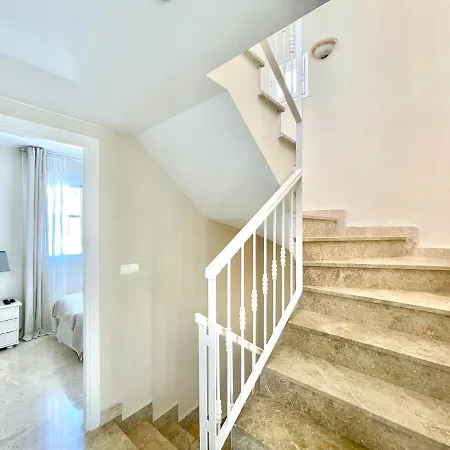 Unique Townhouse In Front Of Puerto Banus Appartamento *